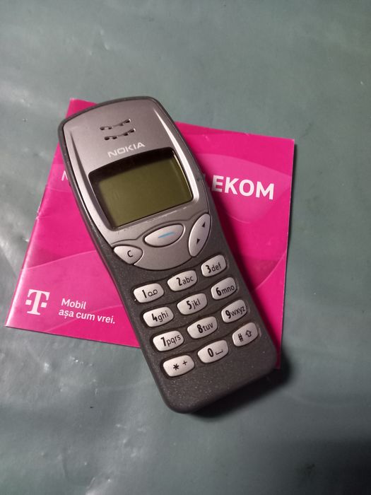 Vând telefon Nokia 3210, pt Colecționari sau Pasionați sau piese