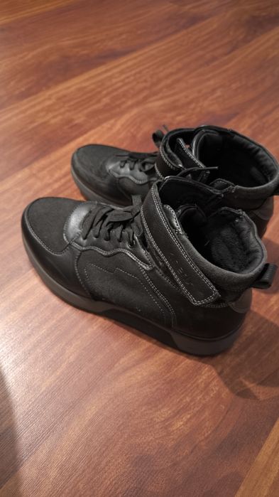 Ботинки  39 размер.