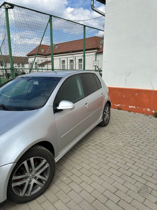 Vând golf 5/2.0 BKD