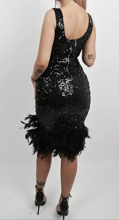 Rochie cu paiete si pene