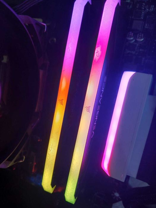 16GB 3200Mhz CL16 - DDR4 рам памет