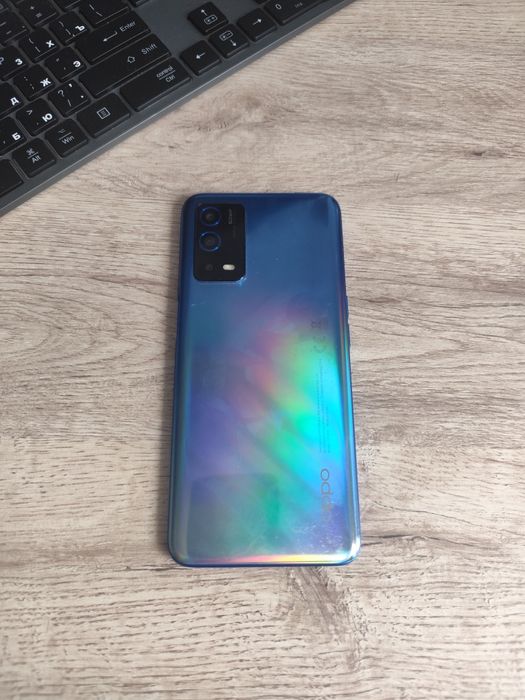 Продам б/у телефон