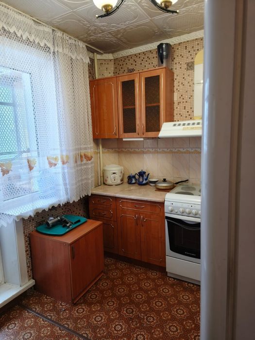 Продам 1, ком квартиру гостиничного типа , центр . Достык мол.