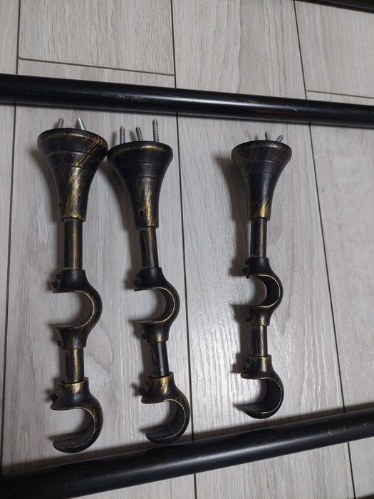 2 seturi de galerii din metal complete 2,70 și 2, 40 lungime