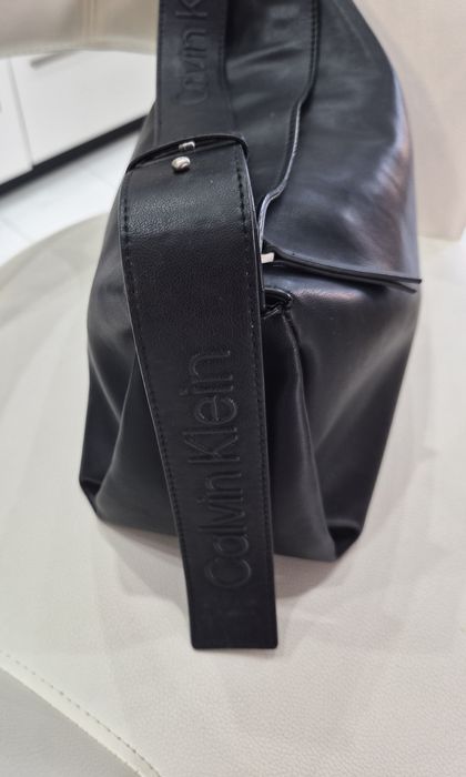 Дамски чанти Calvin Klein
