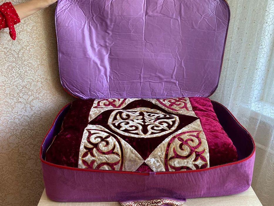 Қоржын сумка, чемодан.