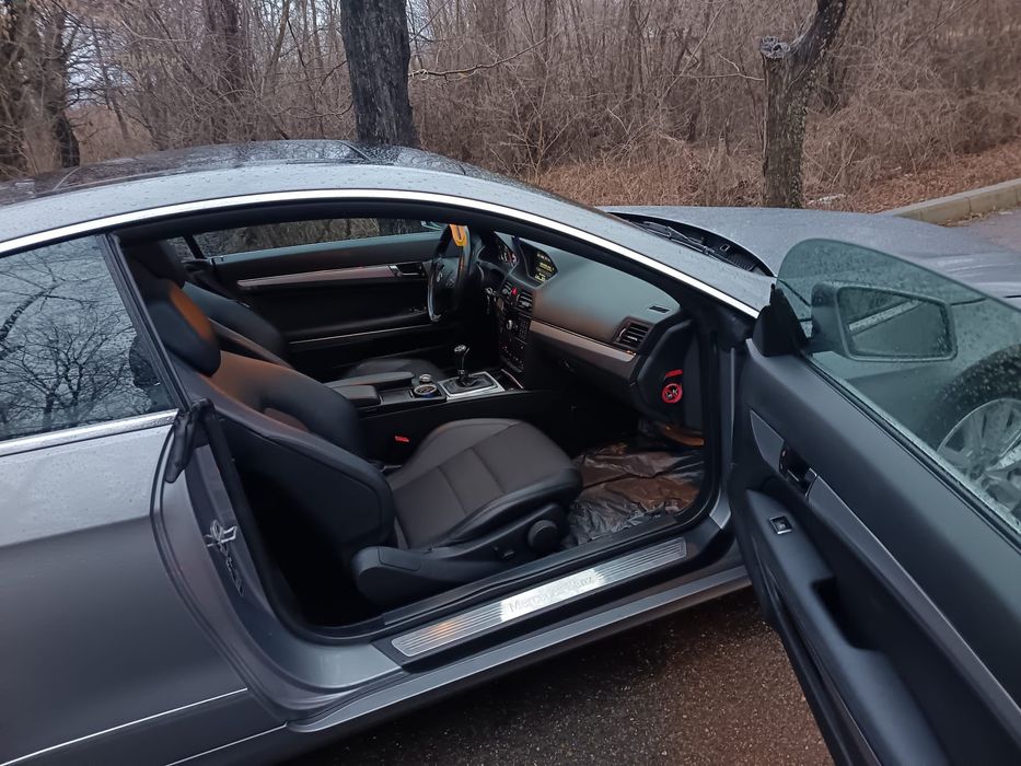 Vând 8000 euro  Mercedes Benz E220 coupe
