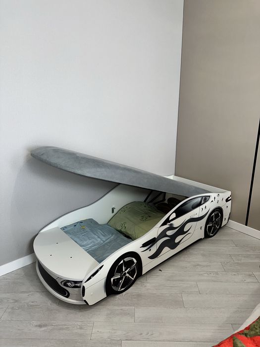 Продам машинка кровать