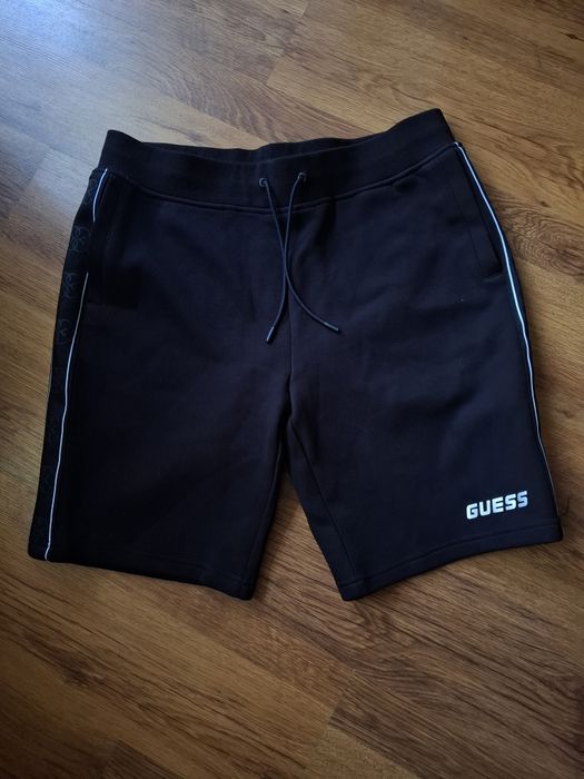 Guess мъжки къси панталонки XL размер.