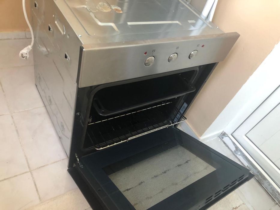 Духовка почти новая