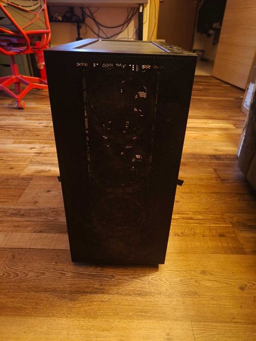 Vând două carcase Alphagear Oathkeeper, cumpărate de la PC Garage (am facturile).