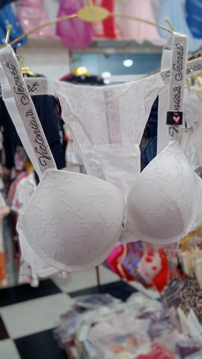 Komplekt ichki kiyimlar