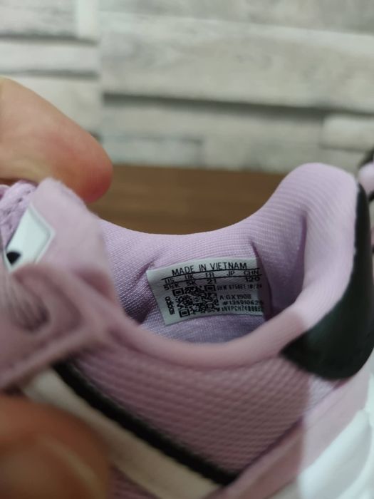 Оригинални детски маратонки Адидас, номер 21