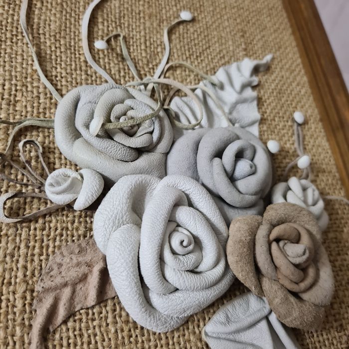 Декоративные картины из кожи