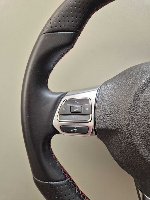 GTI VW Scirocco скосен волан с еърбег – Golf 5/6, Passat B6/B7, Caddy, Touran, Tiguan