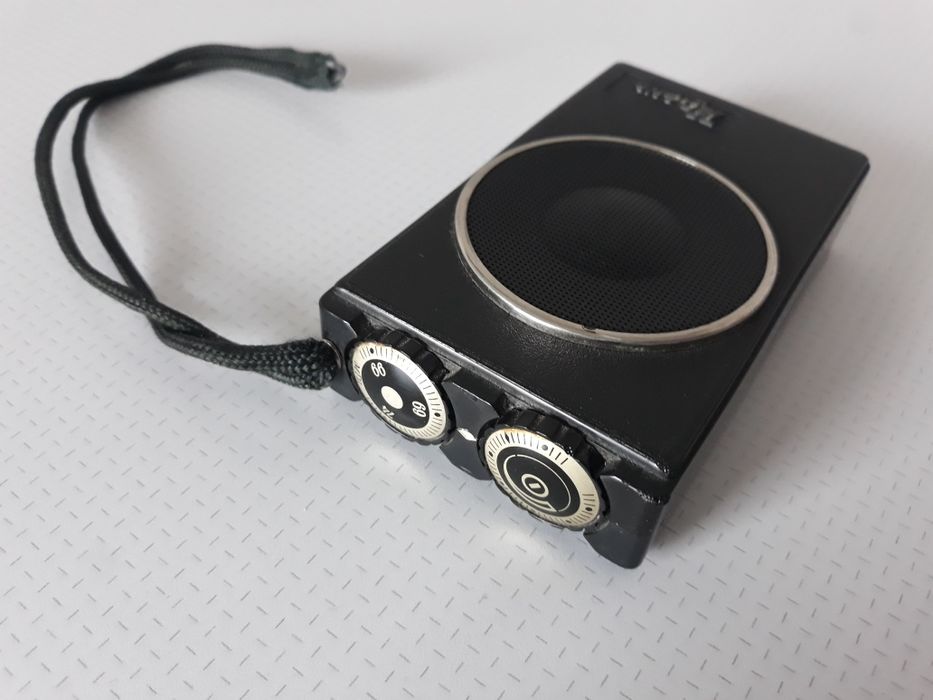 Радио приемник (джобен-ретро)