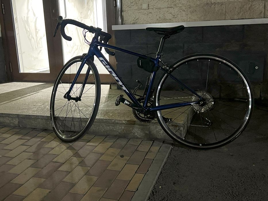 Шоссейник Giant CONTEND