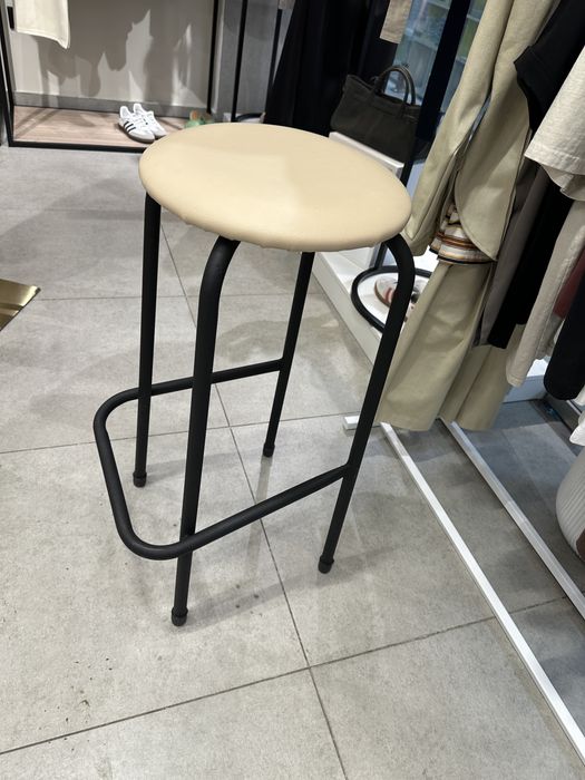 Барный табурет бежевый