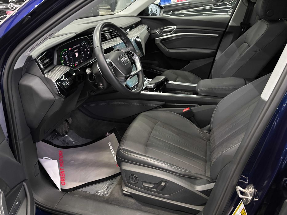 Audi e-tron 55 quattro|Без пробега Q8 AWD Prestige 402л.с./Электро USA