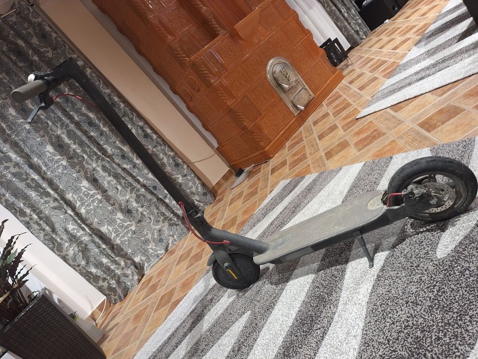 Vănd trotinetă electrică stare bună de funcționare