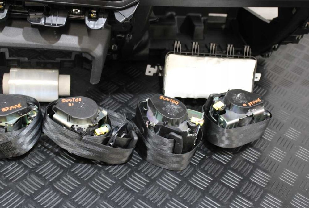 Dacia Duster fab 2026 - kit airbag volan pasager - set centuri de siguranta - plansa de bord