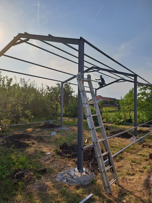 Vand hale metalice avem pe stoc asiguram transport si montaj rog serio