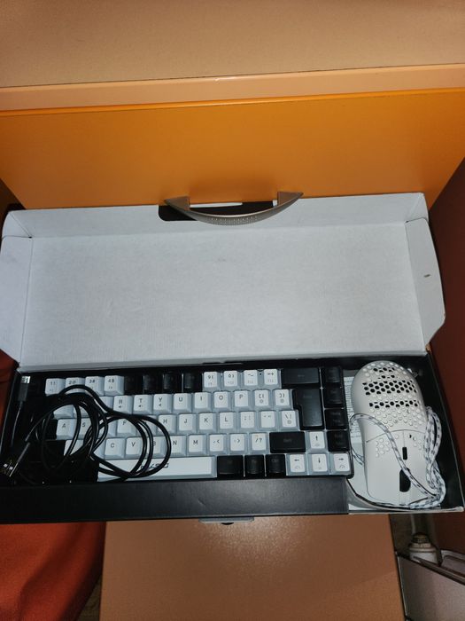 Гейминг клавиатура с мишка модел HXSJ