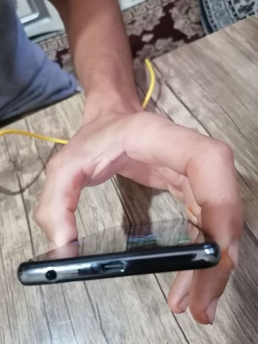 Samsung A52s 5G holati yangidek