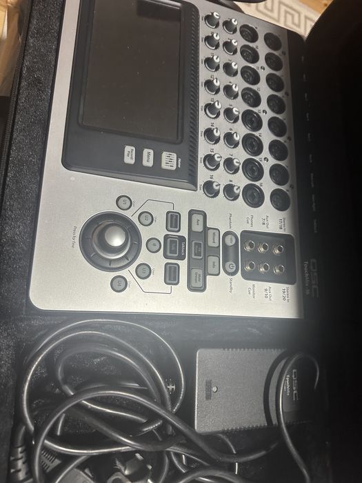 Mixer qsc touchmix 16