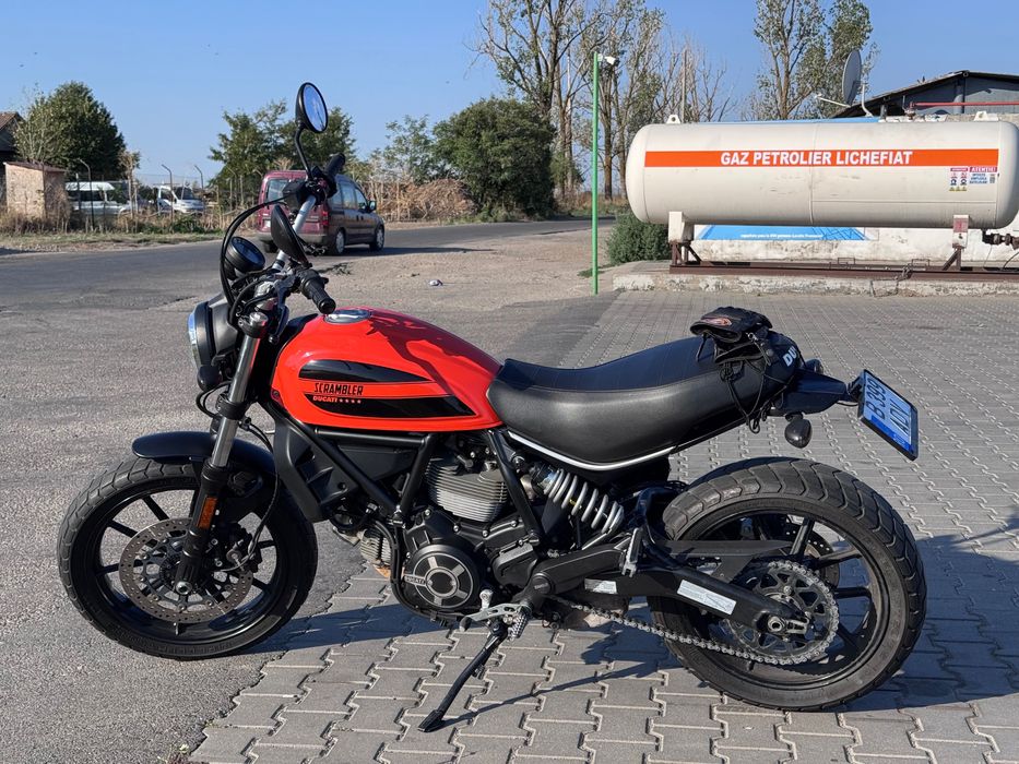 Ducati Scrambler sixty2