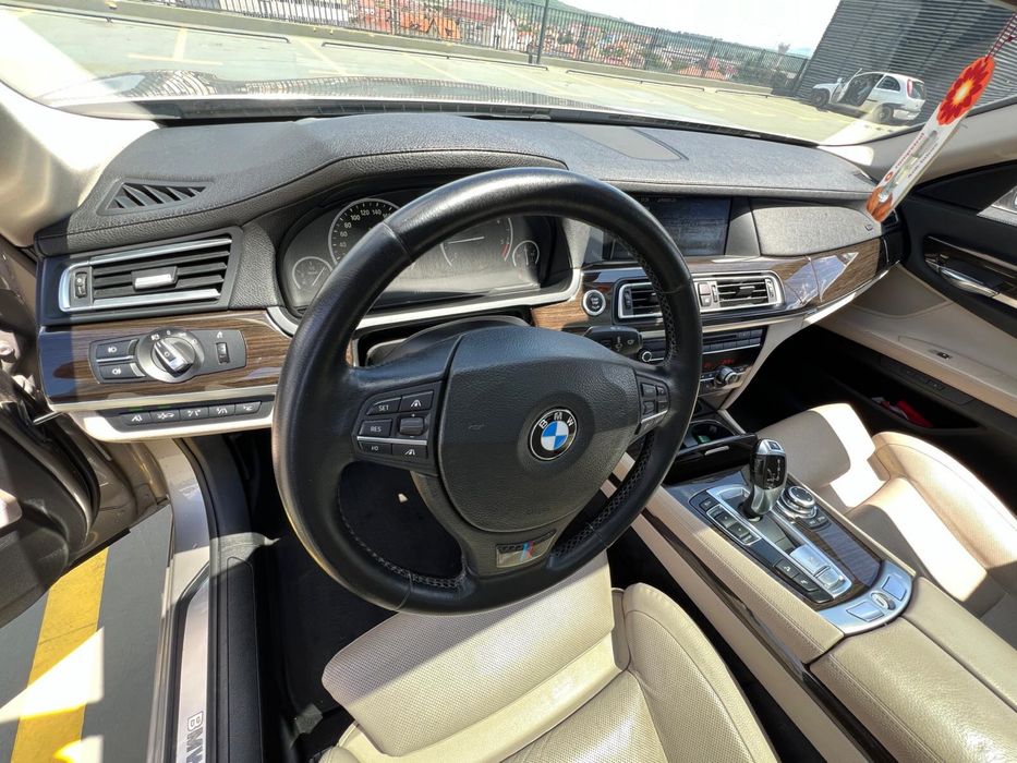 Bmw 740 x drive full options