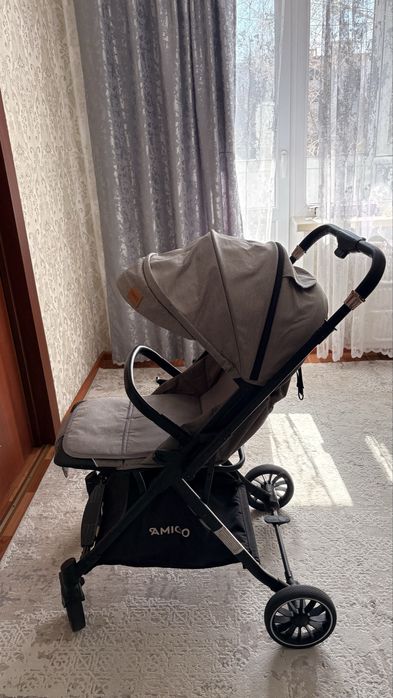 Коляска с перекидной ручкой