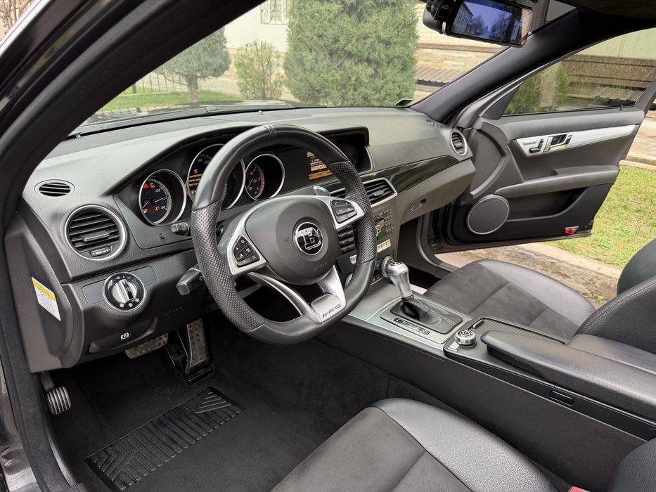 Mercedes W204 BRABUS Body Kit Состаяние Зор Пробег 198000Км