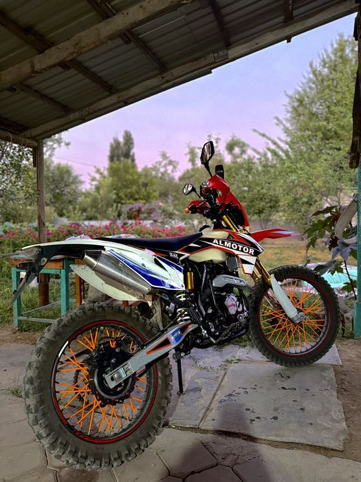 Эндуро обмен на iPhone 16 pro max/17 pro