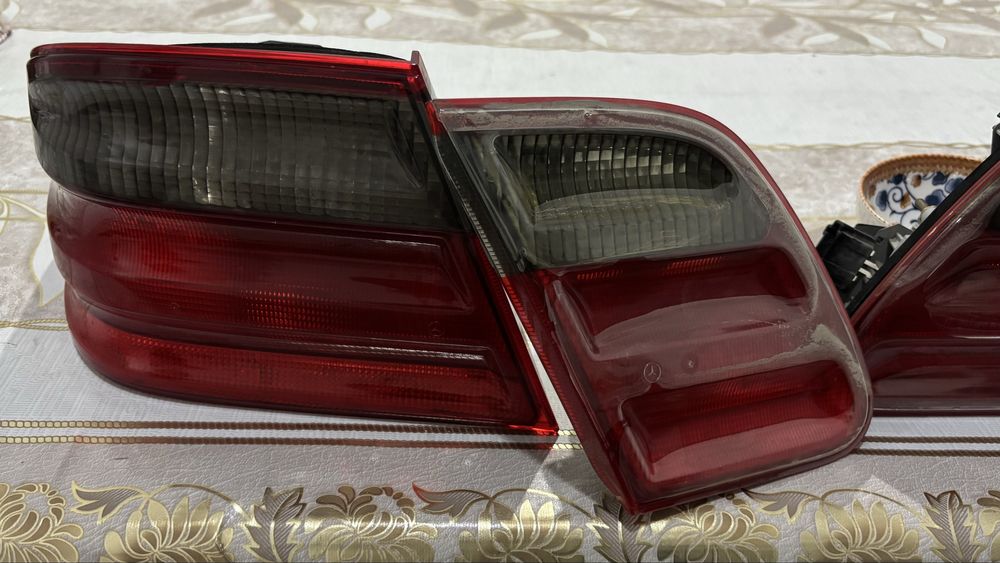 Набор задних стопов для Mersedes E- class