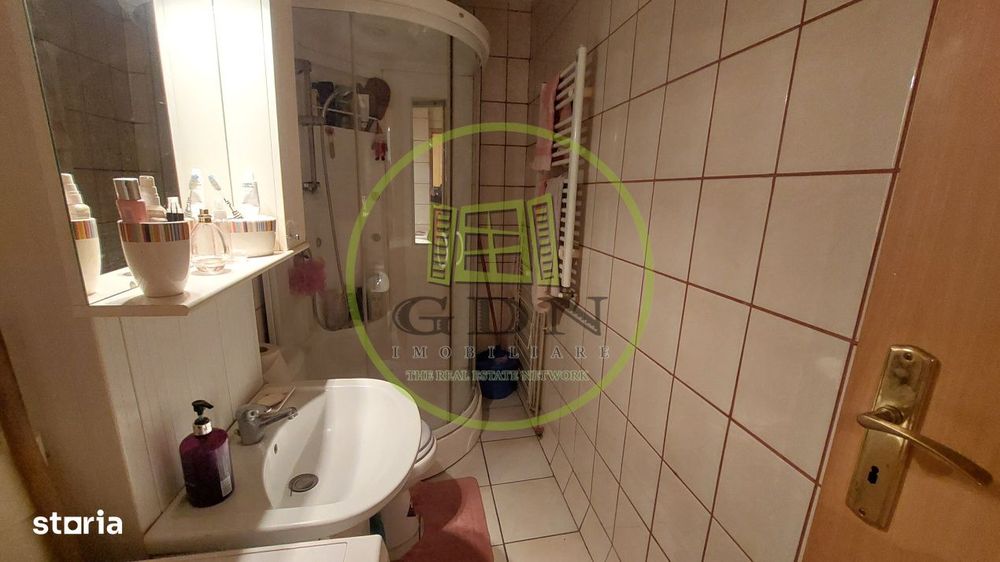 Apartament 3 camere semidecomandat, parter, Craiovita, zona Gradinita