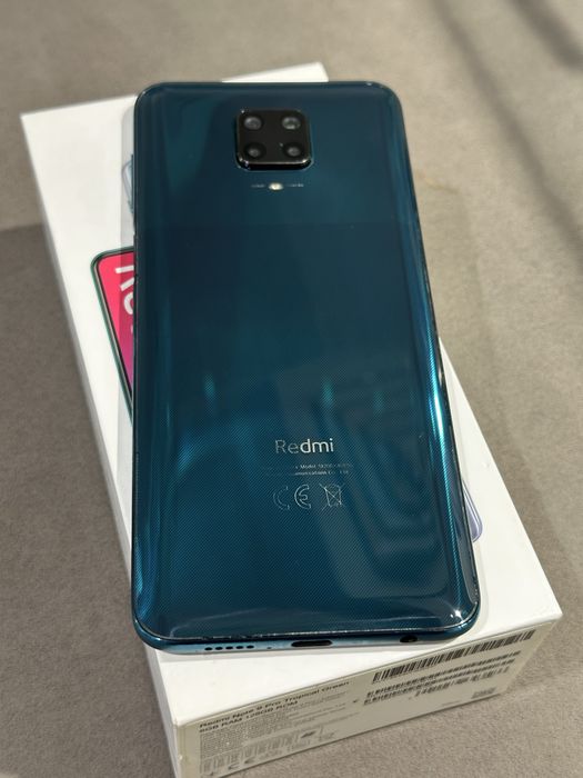 продам телефон Redmi Note 9 Pro
