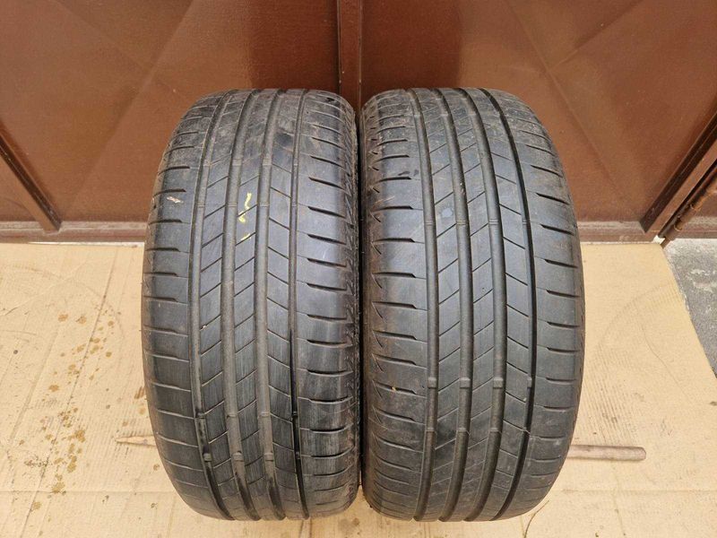 2 Bridgestone R17 225/45
летни гуми
DOT1521