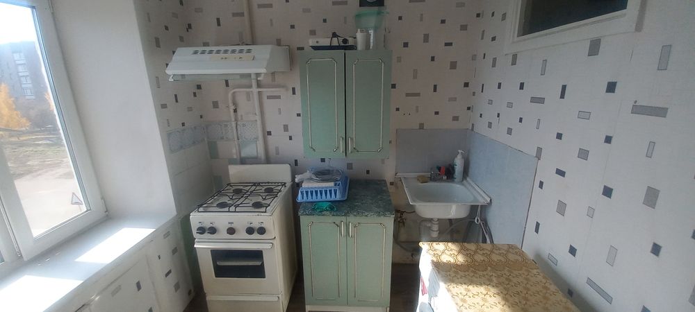 продам 3х комнатную на 3 этаже