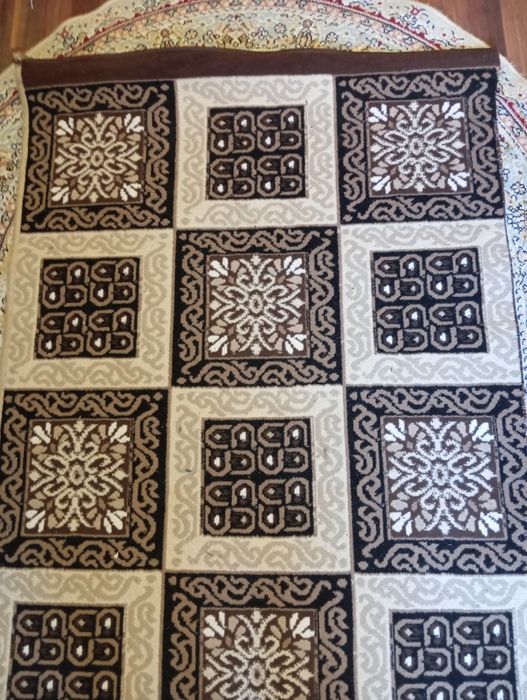 Коврик размеры: 195 см *92 см .