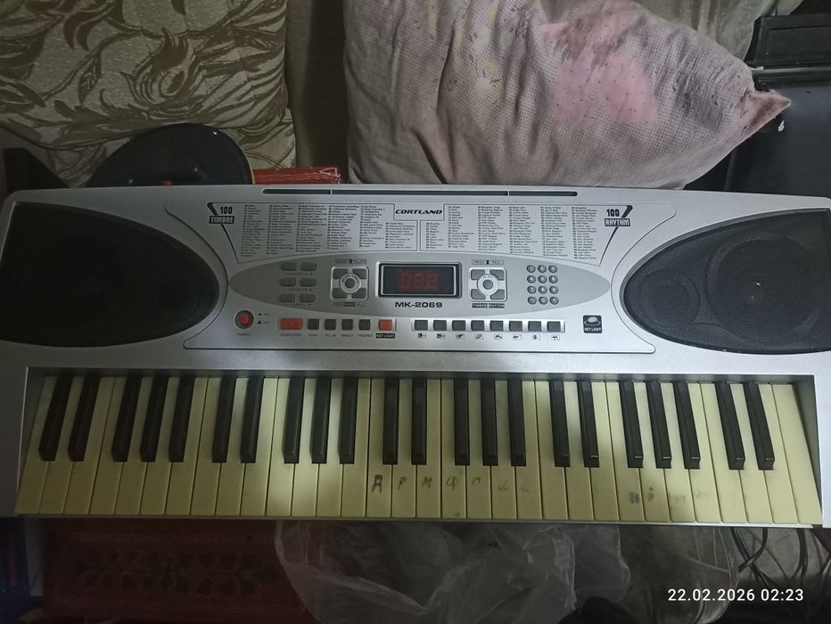 Продам синтезатор!