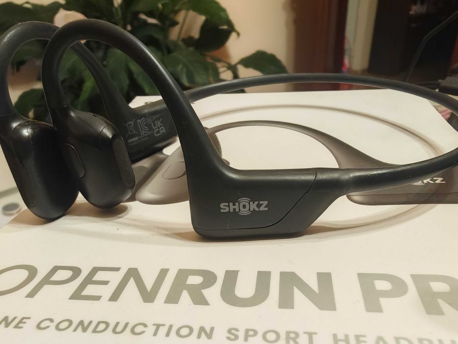 Shokz OpenRun Pro безжични спортни слушалки с костна проводимост