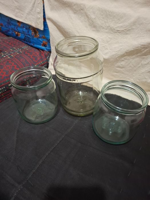 Банки стеклянные 1 и 0,5,литровые