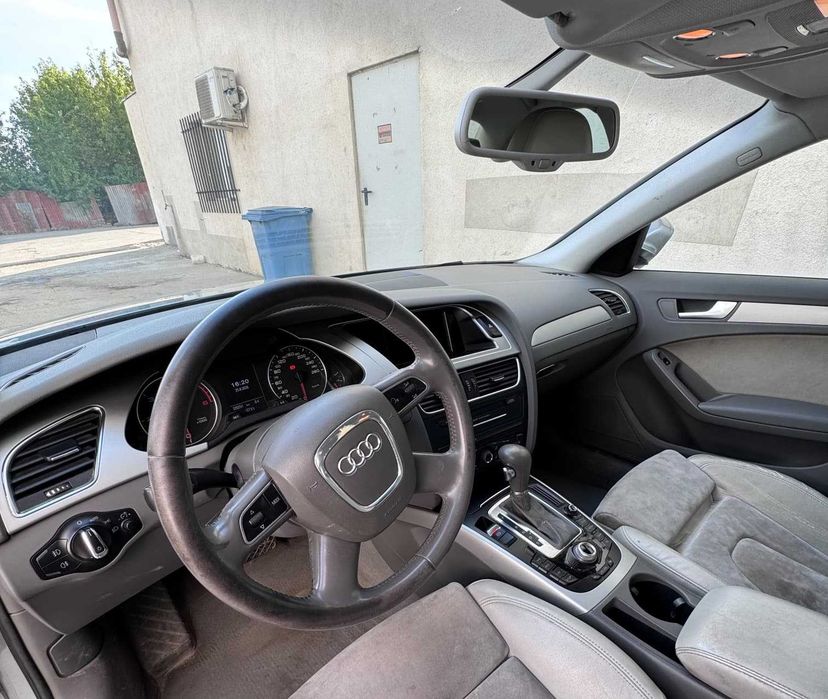 Vand Audi A4 B8 2011