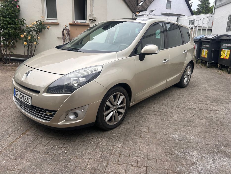 Vând Renault Grand Scenic 2010