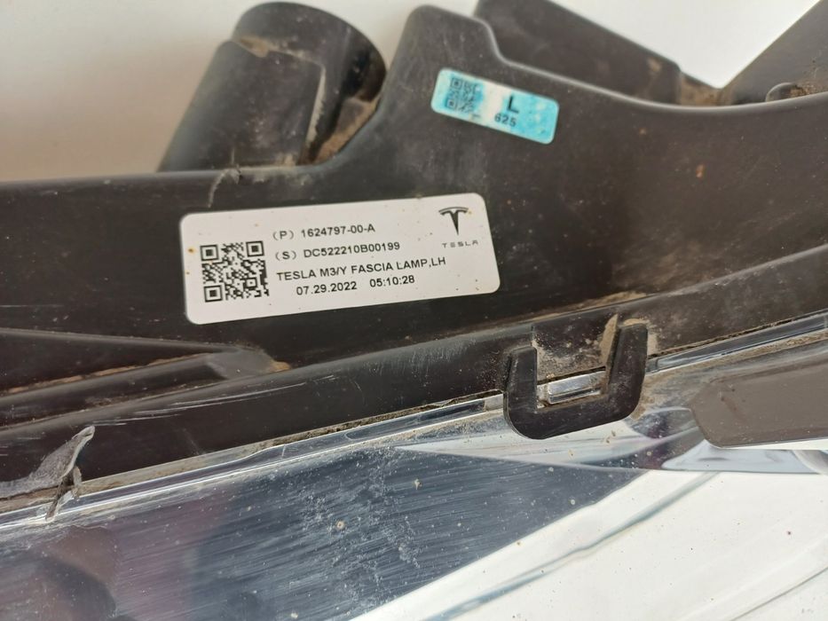 Ляв Халоген Led;  Tesla Model 3