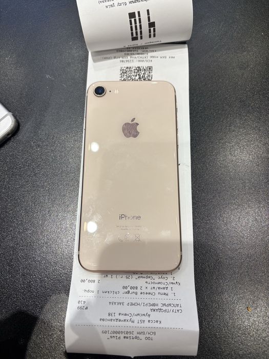 продам Iphone 8
