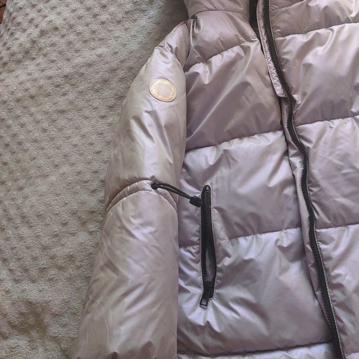 Продам куртки на девочку