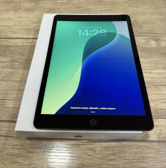 Prodam Idyal Ipad 9 64GB wi-fi + Smart Keyboard