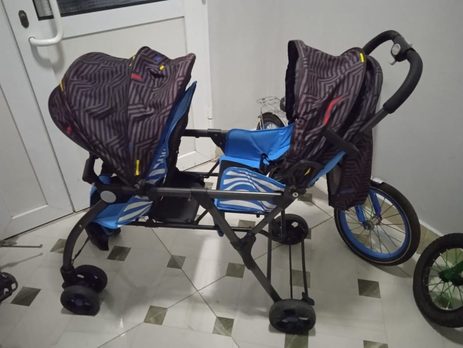 Коляска для близнецов